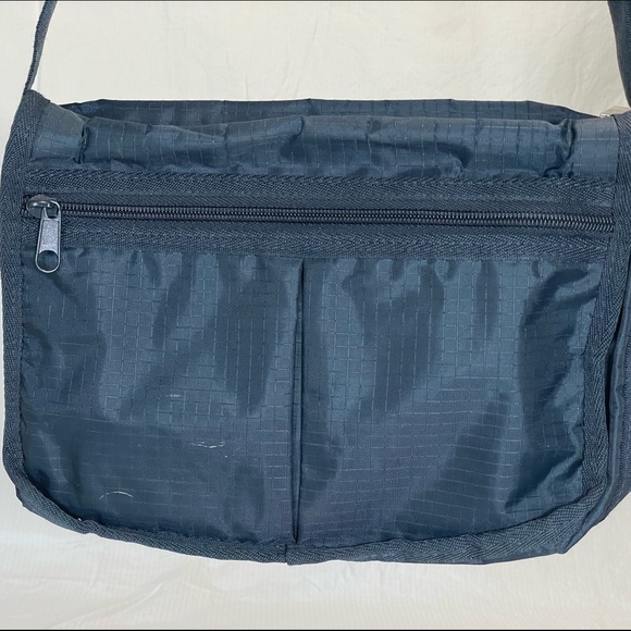 Smaller hand bag - Picture 2 of 4